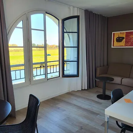 Aparthotel Adagio Val D'europe 3*