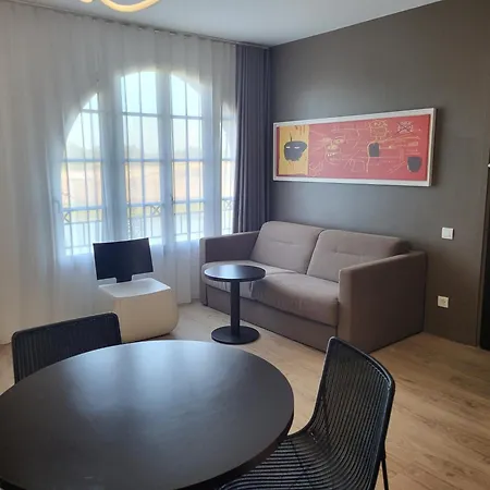 Aparthotel Adagio Val D Europe 3*